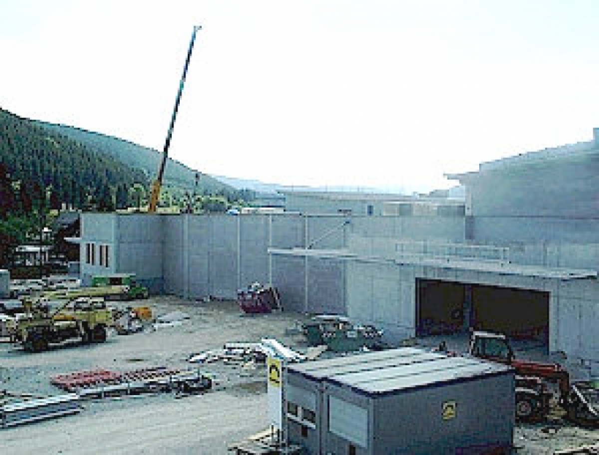 Baubeginn des E-Center in Titisee-Neustadt 2002 / Schmidts Märkte / Südschwarzwald